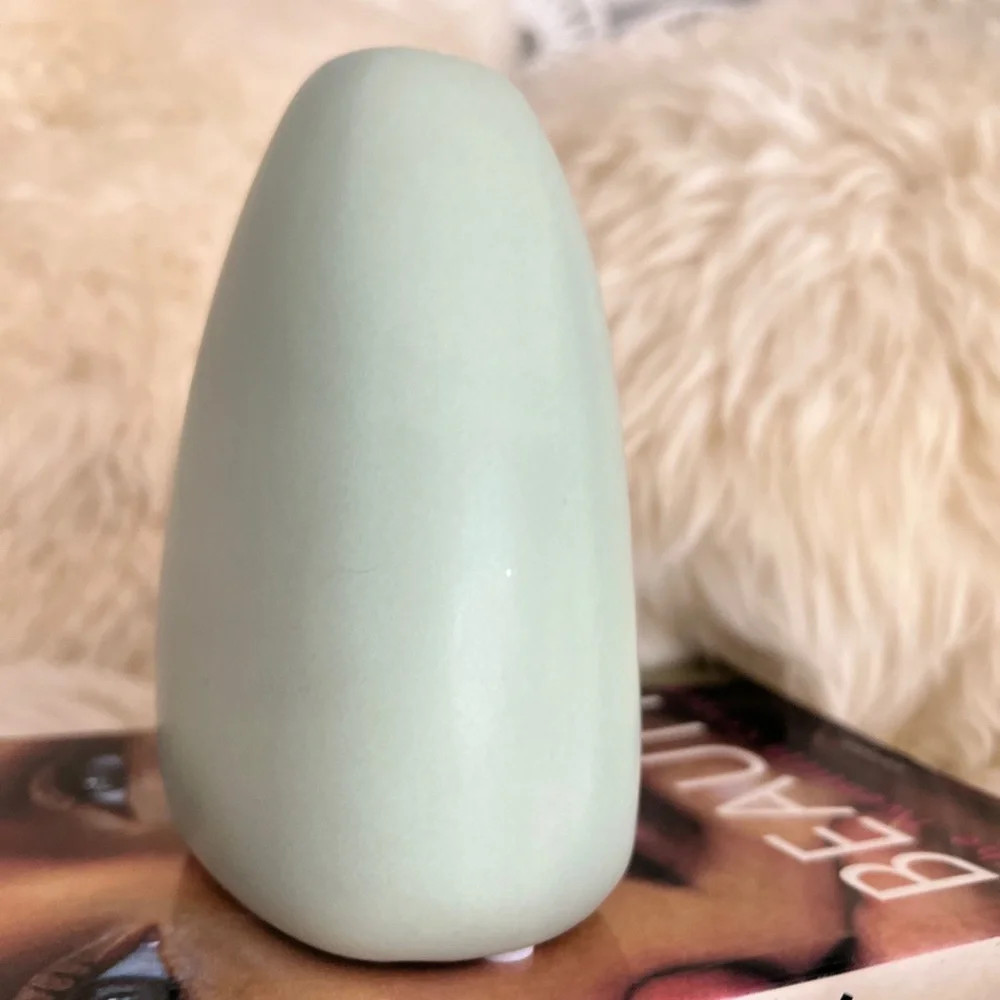 Minimalist Woman’s Face Vase Bohemian line art mint green feminist art - Picture 7 of 8